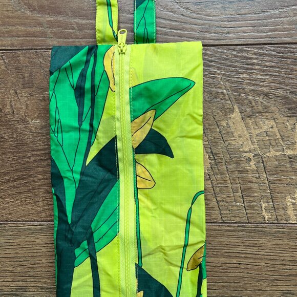 ||*Rare*|| BAGGU | Medium 3D Zip | Yellow Lily | San Simeon Collection || EUC - Picture 7 of 10